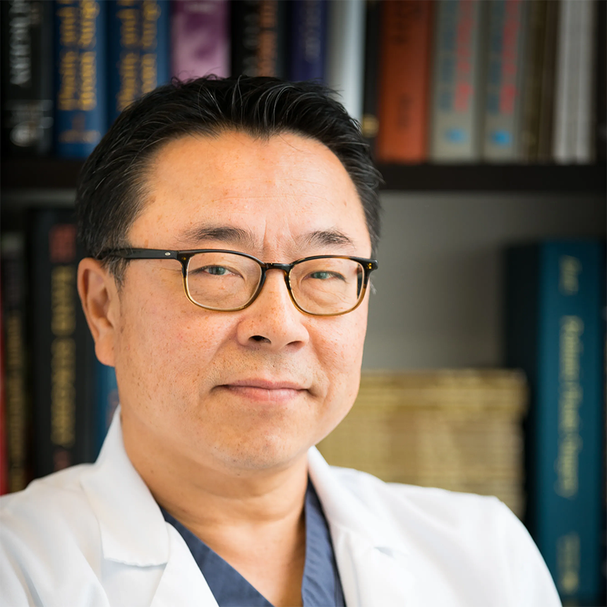 Portland Plastic Surgeon Dr John S Lee's Profile Picture in Beaverton Or.  One of Portland's Best Plastic Surgeons in the Beaverton and NW area.  Image of Dr John S Lee